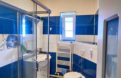 Location d’un appartement lumineux de 2 pièces, 60 m², centre historique, Constanța, Roumanie